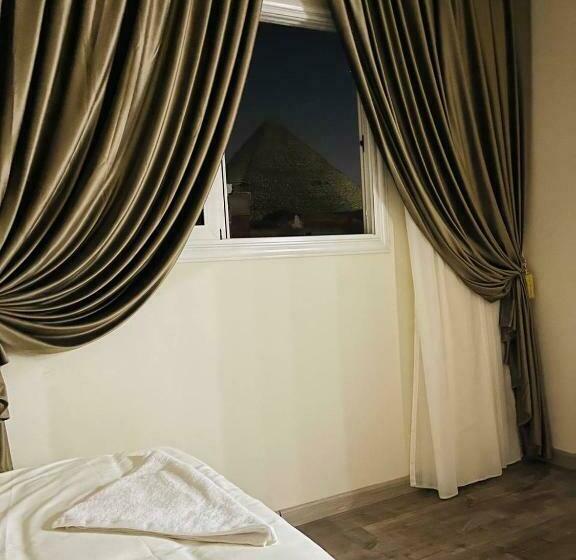 اتاق لوکس با تخت بزرگ, Solima Pyramids View