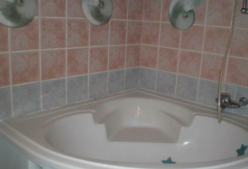 Quarto Triplo Estandar, Chambres D Hotes La Maison Bleue