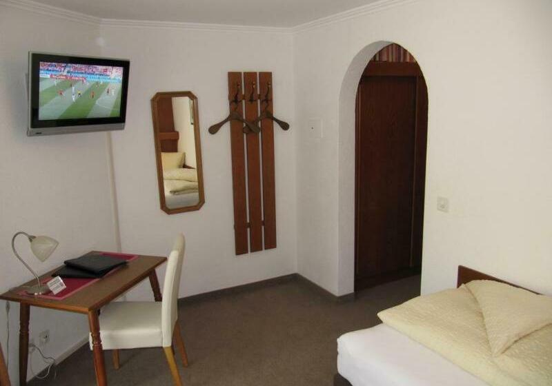اتاق استاندارد یک تخته با بالکن, Soliva Hotel & Apartments
