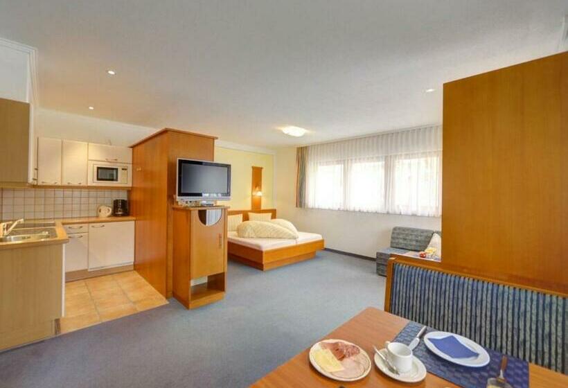 استودیو استاندارد با بالکن, Soliva Hotel & Apartments