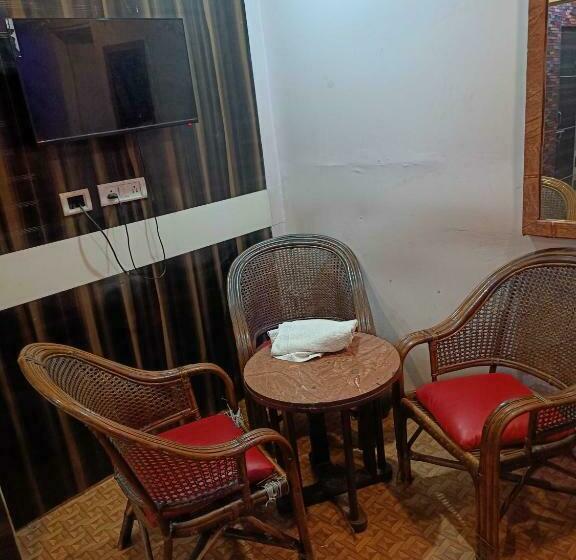 اتاق کلاسیک سه تخته, Collection O 89150 Royal Heritage