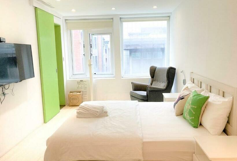 اتاق استاندارد, 4plus Hostel