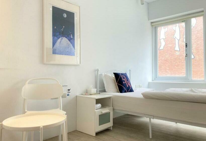 اتاق استاندارد یک نفره, 4plus Hostel