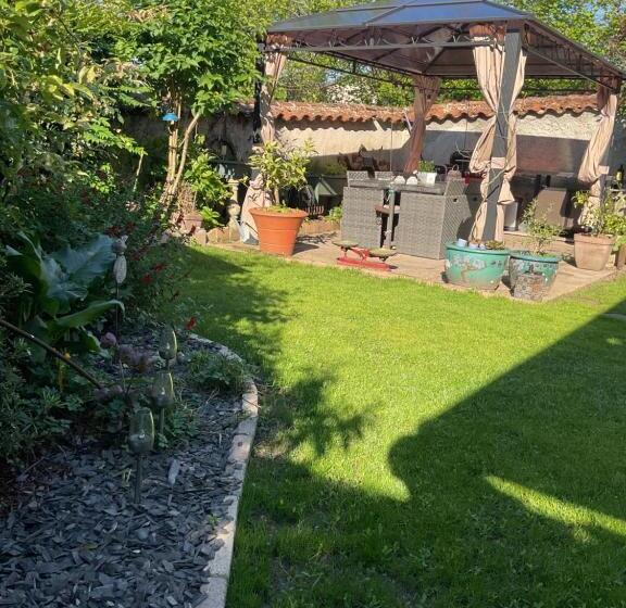 Номер Стандарт Вид на Сад, La Maison D Ivona
