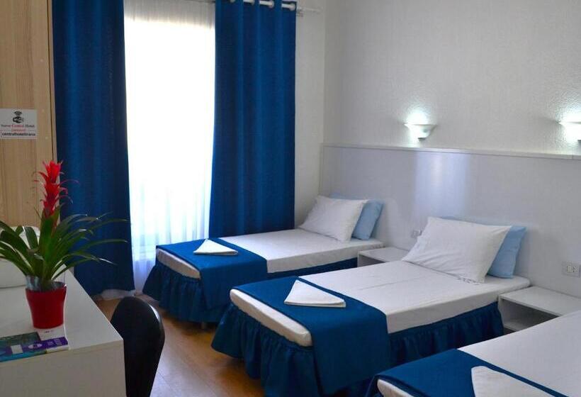 غرفة قياسية ثلاثية مزودة بشرفة, Tirana Central Guesthouse