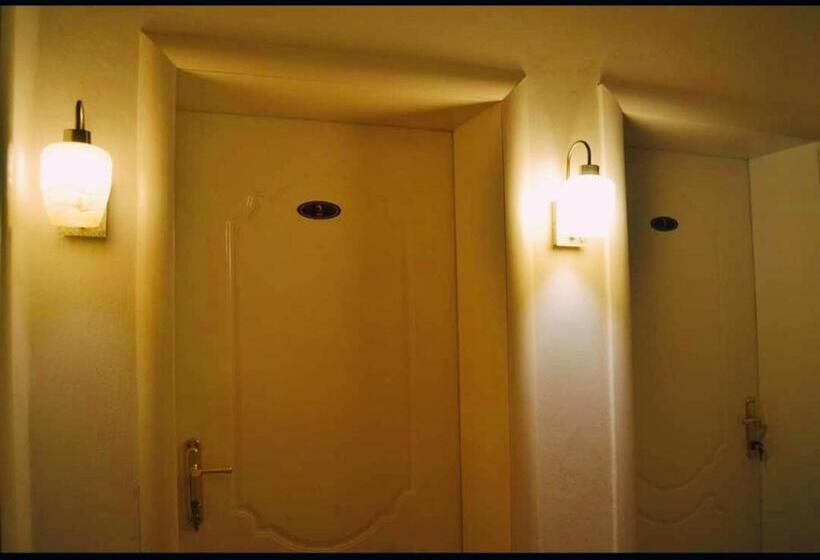 غرفة قياسية مزوَّدة بتراس, Tirana Central Guesthouse