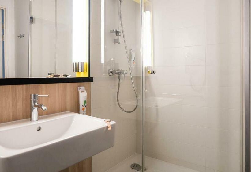 Номер Стандарт, Ibis Styles Guyancourt Versailles