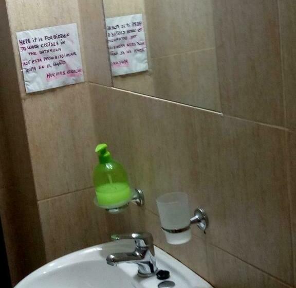 سرير فى غرفة مشتركه, Milenarios Hostel