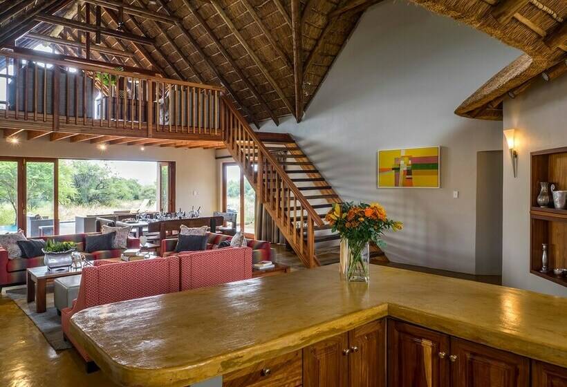 Вилла 4 Спальни, Finfoot Lake Reserve By Dream Resorts