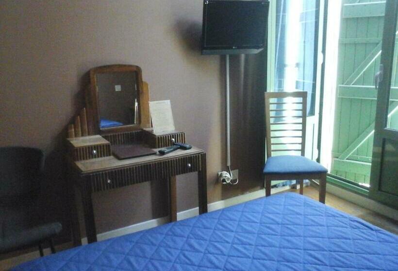 اتاق استاندارد با تخت بزرگ, Hôtel De L Horloge