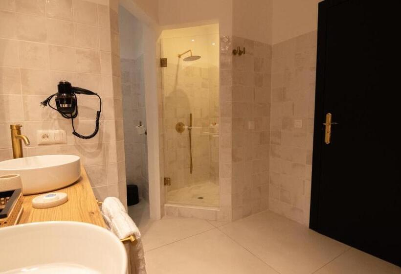 سوییت لوکس, Estefania Boutique Suites