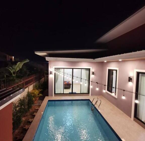 Вилла с 1 спальней и бассейном, Deeverpool Villa