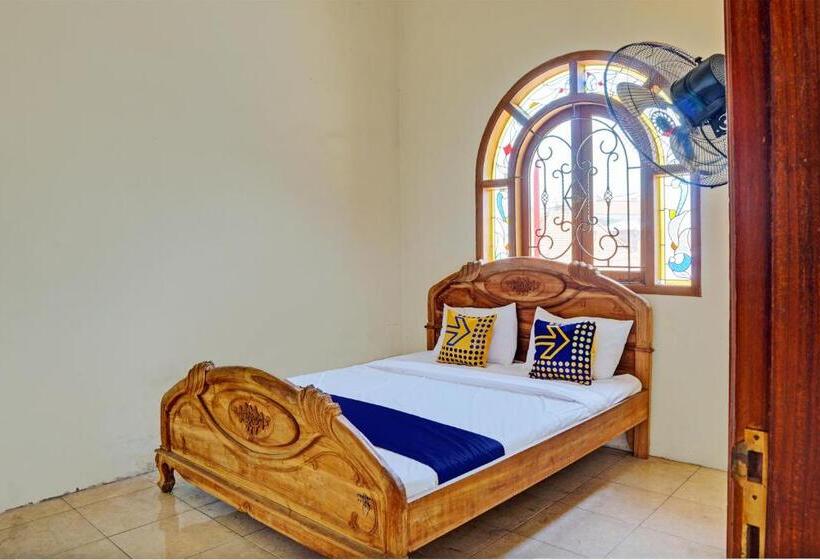 Номер Economy, Spot On 93144 Homestay H. Syarif Syariah   Bandar Gresik 2