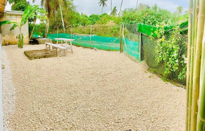 اتاق استاندارد سه نفره, Tonga Cottage   Private Rooms With Shared Facilities