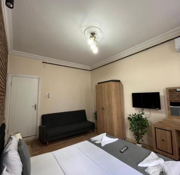 Четырехместный Номер Стандарт, Taksim Nikea Suites 80