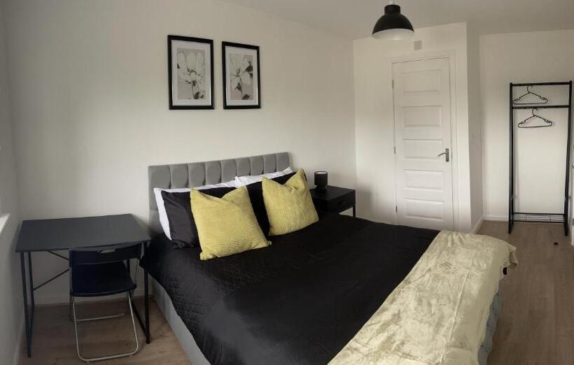 חדר דלוקס, Supreme Residency   Keighley