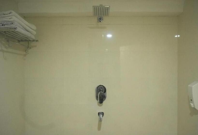 اتاق لوکس با تخت بزرگ, Gulmohar