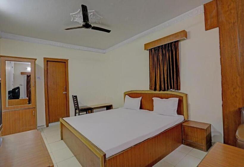 اتاق کلاسیک سه تخته, Oyo Hotel Friday S