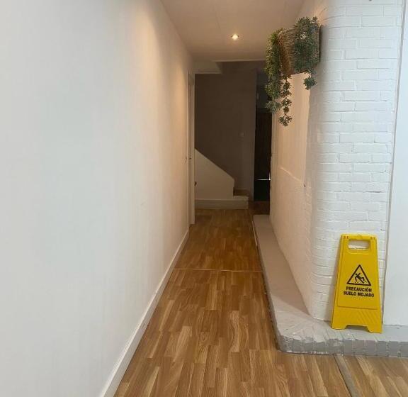 Номер Стандарт Внутренний, Hostal The Monkey Room