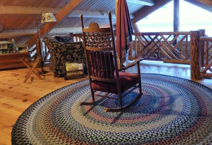 Номер Стандарт Вид на Горы, Juneberry Lodge