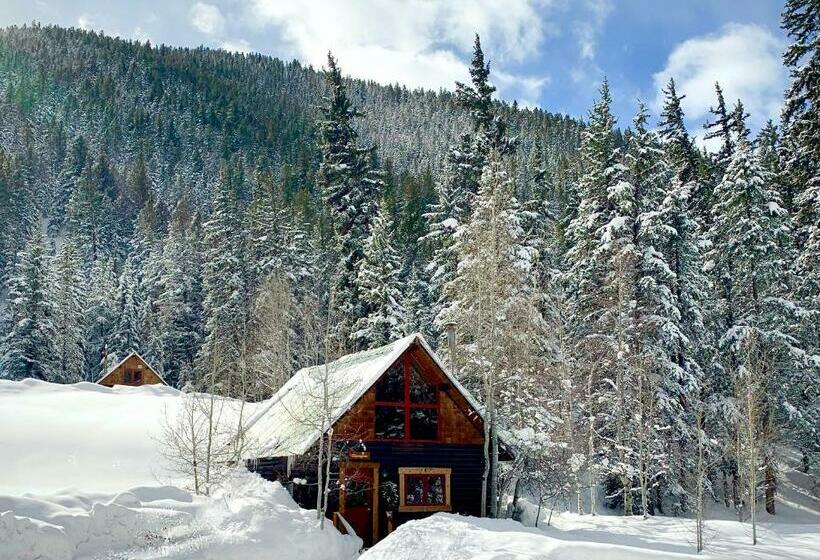 침실 2개 주택, Pioneer Guest Cabins