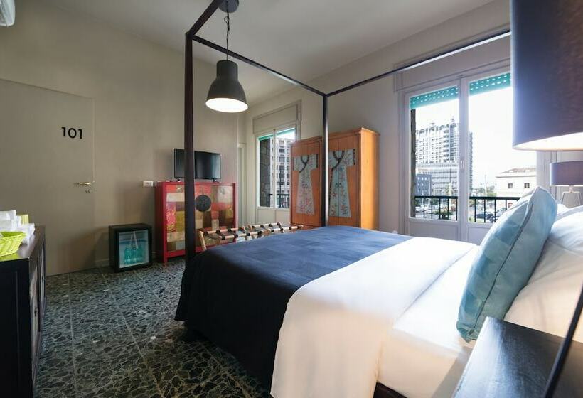 غرفة كلاسيكية مطلّة علي المدينة, Apartment Sonnino 37