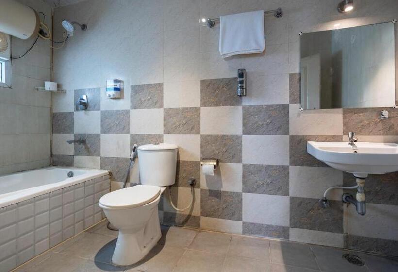 Трехместный Номер Deluxe, Seasons Suites   Koramangala