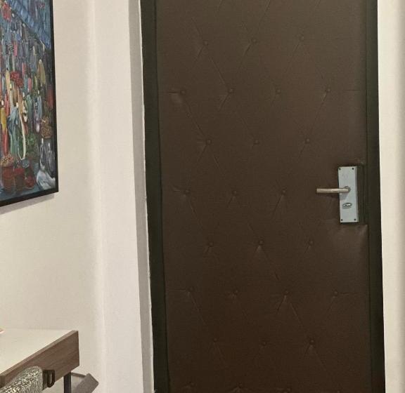 سوییت اجرایی, Guided Hospitality   Luxury Accommodations