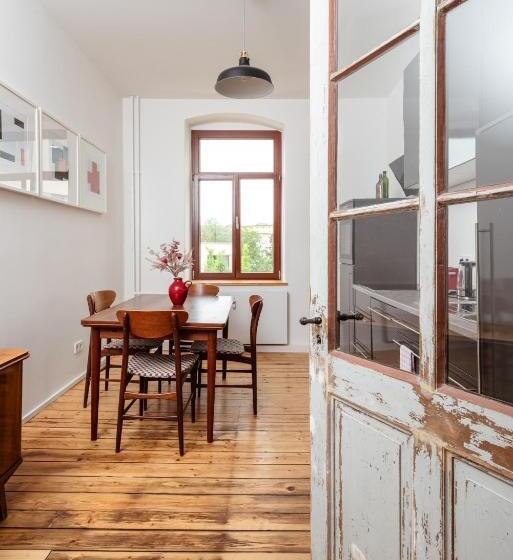Номер Стандарт, Künstlerzimmer Im Kulturhaus Häselburg