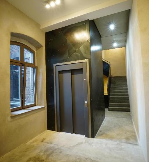 Студия Стандарт, Künstlerzimmer Im Kulturhaus Häselburg