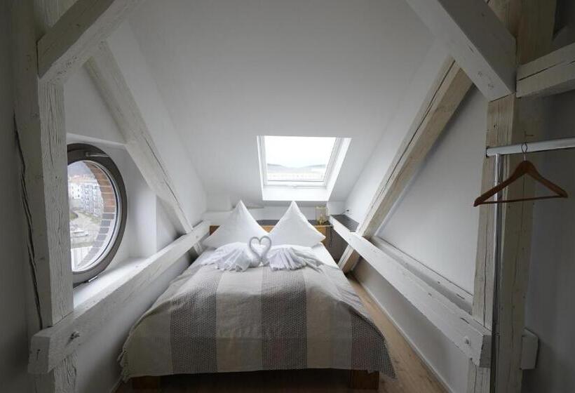 Люкс Повышенной Комфортности, Künstlerzimmer Im Kulturhaus Häselburg
