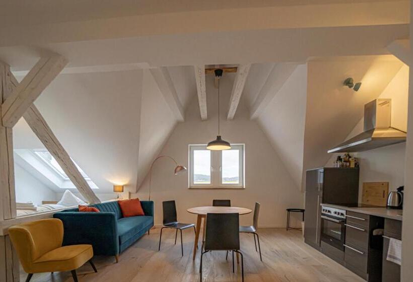 Люкс Deluxe Кровать Кинг, Künstlerzimmer Im Kulturhaus Häselburg
