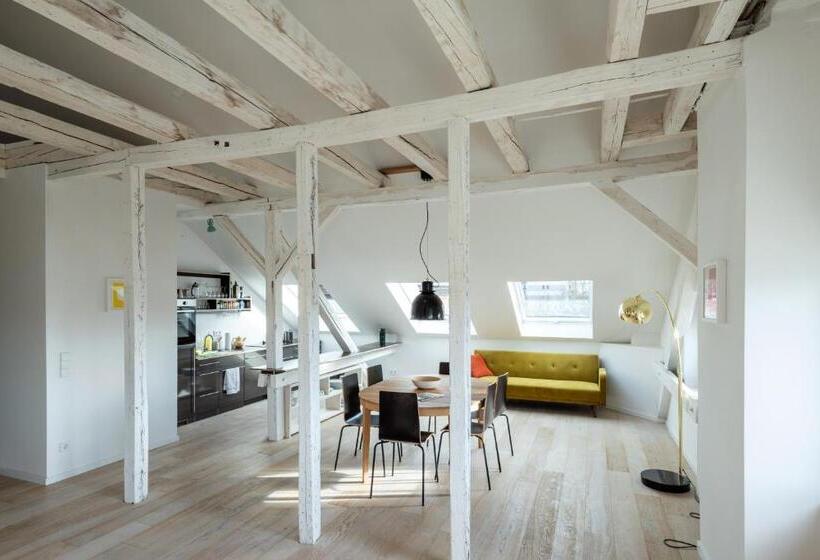 Люкс Повышенной Комфортности, Künstlerzimmer Im Kulturhaus Häselburg
