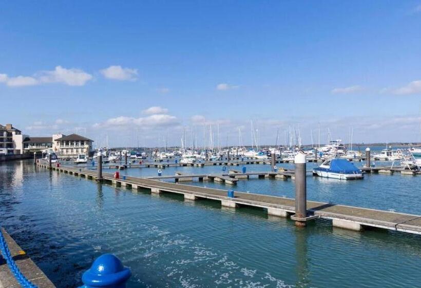 Номер Стандарт Трехместный, Malahide Guest Rooms