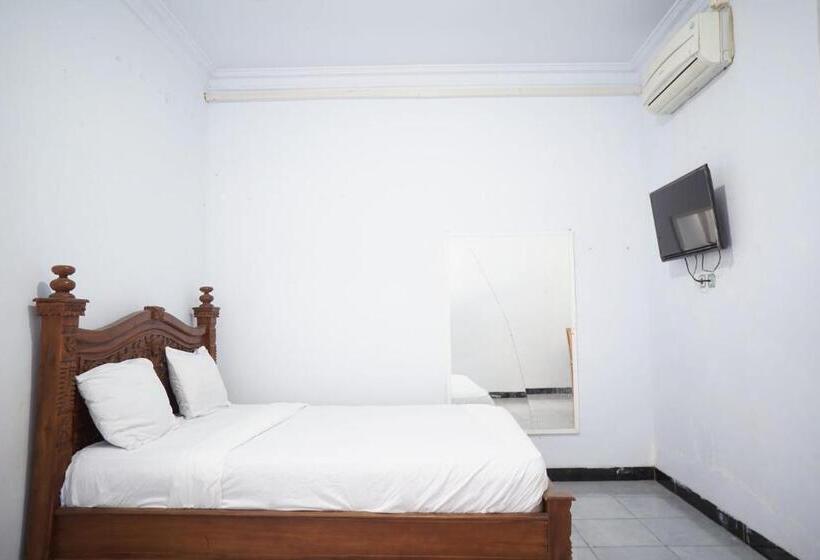 Номер Deluxe, Oyo Life 92886 Rumah Nyaman Radhika 2 Syariah