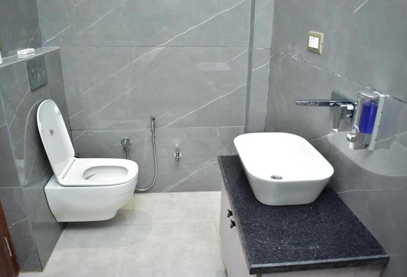 Pokój Deluxe z Balkonem, Qotel Hotel Signature Bnb Ashok Vihar