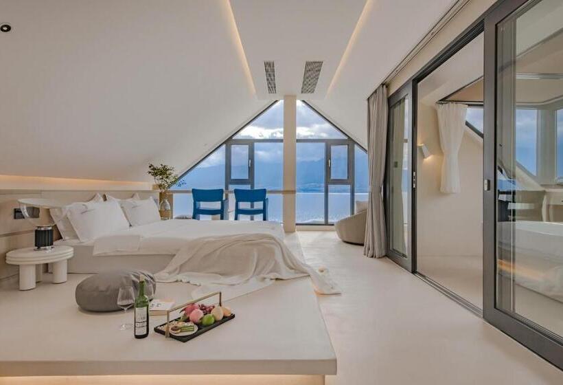 Номер Deluxe Кровать Кинг, Dali Oriental Seaview Hotel  Dali Erhai