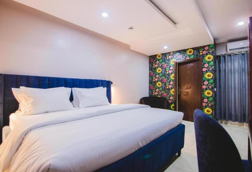 اتاق لوکس با تخت بزرگ, Bon Hotel Garden City Port Harcourt