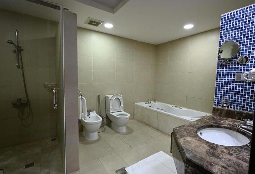 3 Bedroom Suite, Merkure Jeddah Al Hamraa