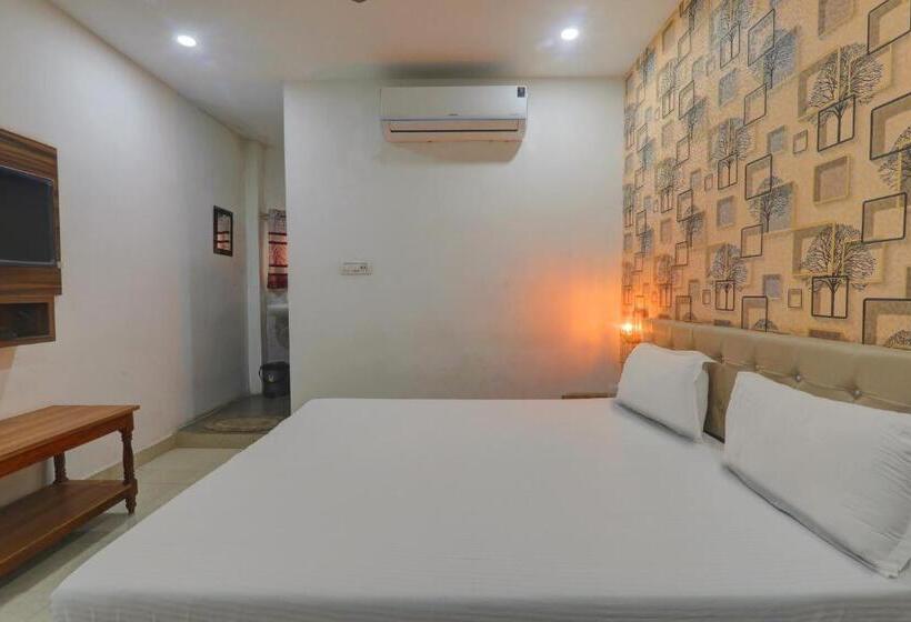 Трехместный Номер Классика, Oyo 81273 Hotel Krishna Inn