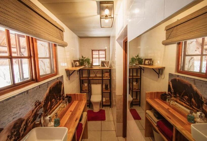 Семейное Бунгало, Hasekamp Family Bush Lodge