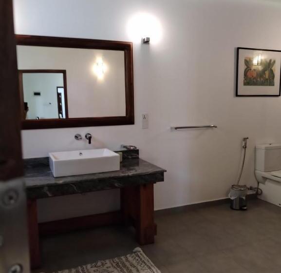 Полулюкс Вид на Бассейн, Amara Villa