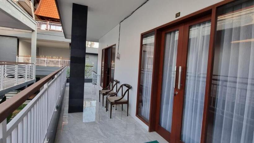 استودیوی لوکس, Dukuh Segara Guest House