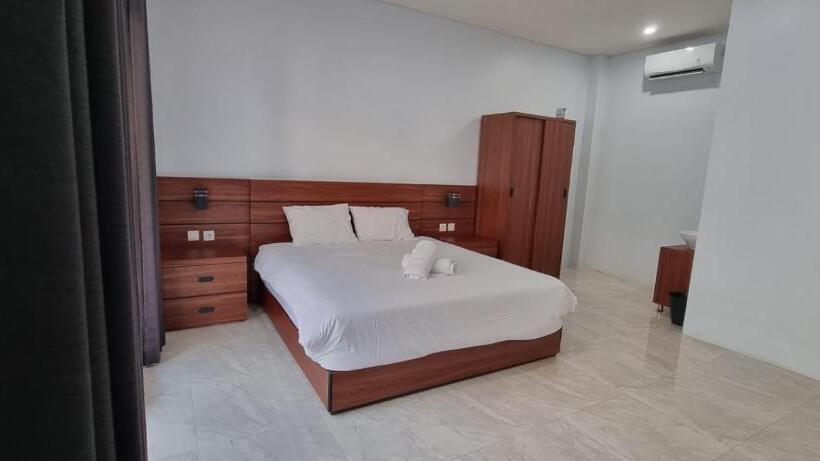 استودیوی لوکس, Dukuh Segara Guest House