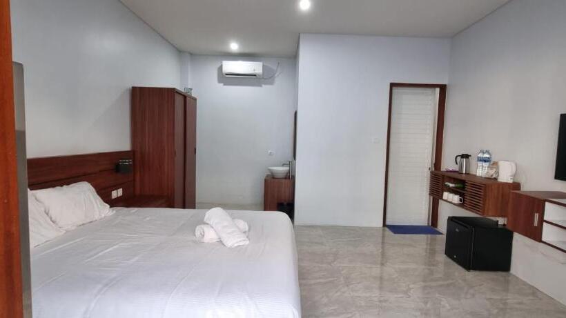 استودیوی لوکس, Dukuh Segara Guest House