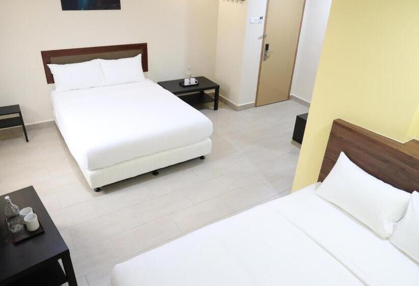 Family Suite, Capital O 90897 Island City