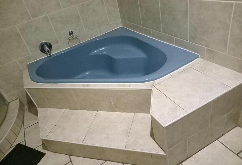 اتاق استاندارد چهارنفره با سرویس بهداشتی مشترک, Family House