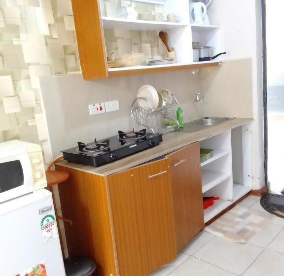 اتاق لوکس با تخت بزرگ, Tsavo 90 Degrees