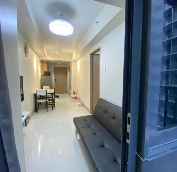 1 Bedroom Apartment with Balcony, Jejo Suite Home Shore 3 Residences Staycation