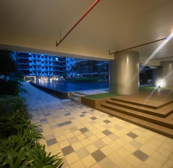 1 Bedroom Apartment with Balcony, Jejo Suite Home Shore 3 Residences Staycation